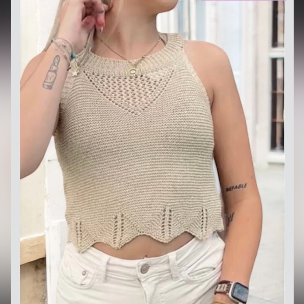 NWT Metallic Halter Neck knit crop top Size Small - Picture 3 of 8